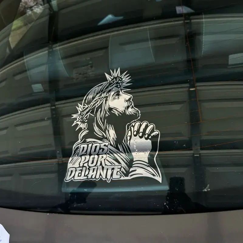 2Pcs Crown of Thorns Jesus - Dios Por Delante, Jesus Christ Decal Faithful Design Sticker For Cars, Trucks, SUVs, Glass Doors, Windows, and Fridges