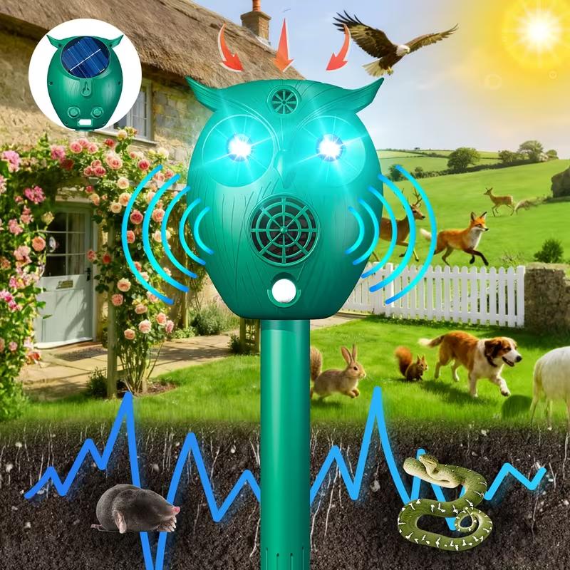 2026 New Model Outdoor Solar Ultrasonic Animal Repeller — Equipped with PIR Infrared Motion Sensing and LED Strobe Functions — Effectively Repels Cats, Raccoons, Rabbits, Deer, Skunks, and Other Animals — Designed for Outdoor Use in Yards and Farmlands.