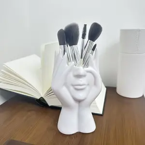 Unique Creative Makeup Brush Holder, Plastic Material Handmade Desktop Organizer, Lightweight Fashion Design, Suitable for 11 Holiday Occasions, Functional Storage