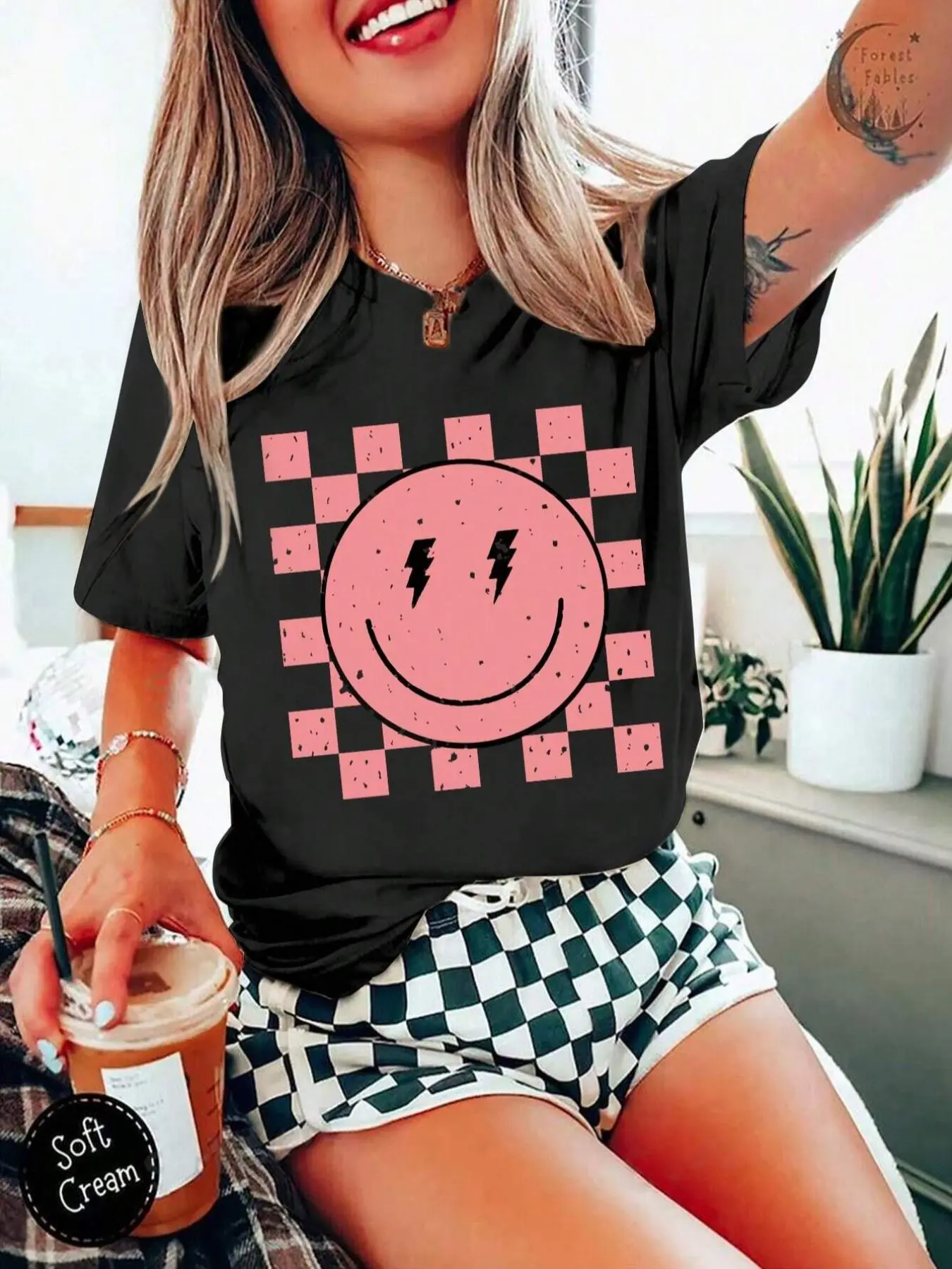 Women's Cartoon Smile Face & Plaid Print Round Neck Tee, Fashion Casual Short Sleeve T-shirt for Daily Wear, Ladies Clothes for All Seasons, Summer