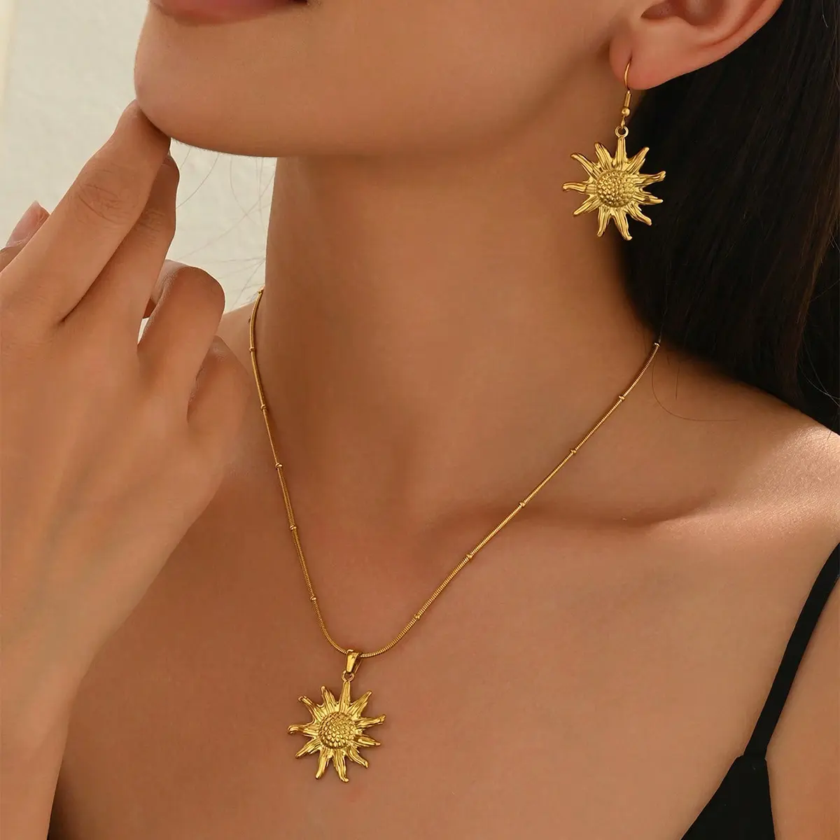 18K Gold Plated Sun Mirror Jewelry Set, Hypoallergenic Skin-Safe Necklace & Drop Earrings for Daily/Evening, Never-Fade Adjustable Luxury Gift with Precision-Cast Rays