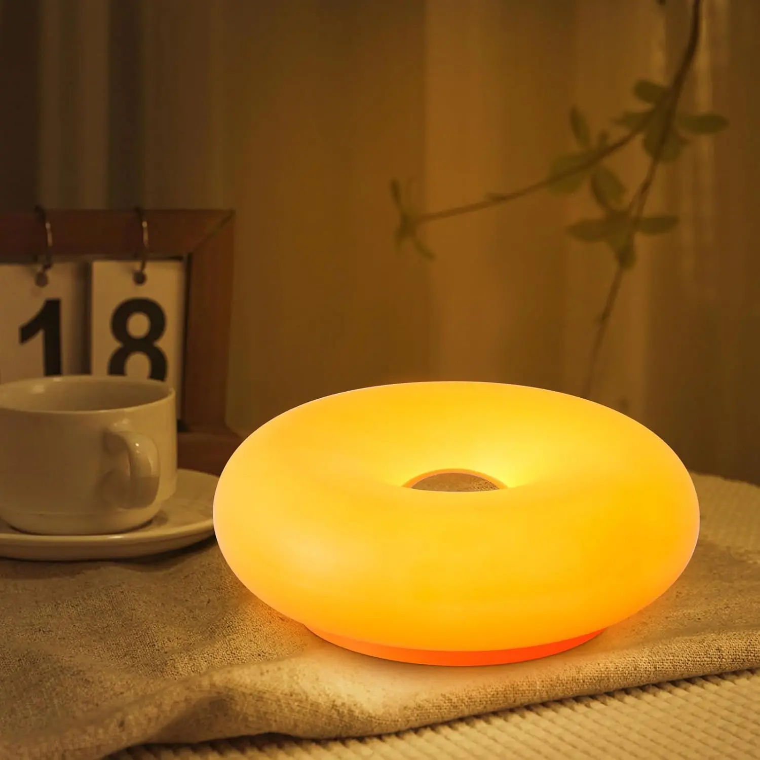Donut Table Lamp Creative Orange Donut Atmosphere Lamps with Plastic Shade Retro-Modern Table Light 3-Color Dimmable Nightstand Lamp for Bedroom and Desk Aesthetic Home Decor & Gifts Orange USB Plug-in Convenience 30W LED Light amber lighting tiktokshopsp