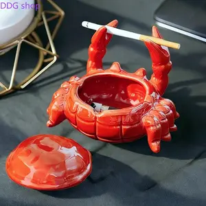 Cute Crab Ceramic Ashtray with Lid, Windproof Ash Tray for Patio & Porch Windproof Outdoor Patio Ash Tray, Creative Desk Ornament for Home & Office Decor, Unique Gift for Smokers, Men & Women