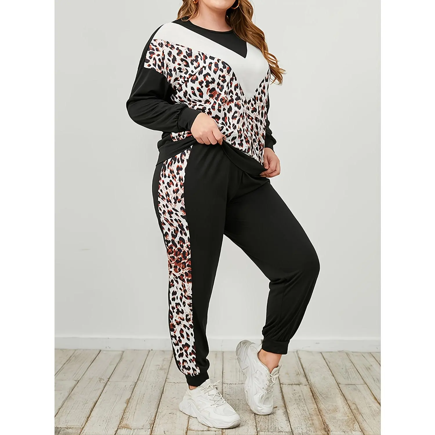 Plus Size Leopard Sweatshirt and Sweatpants Set
