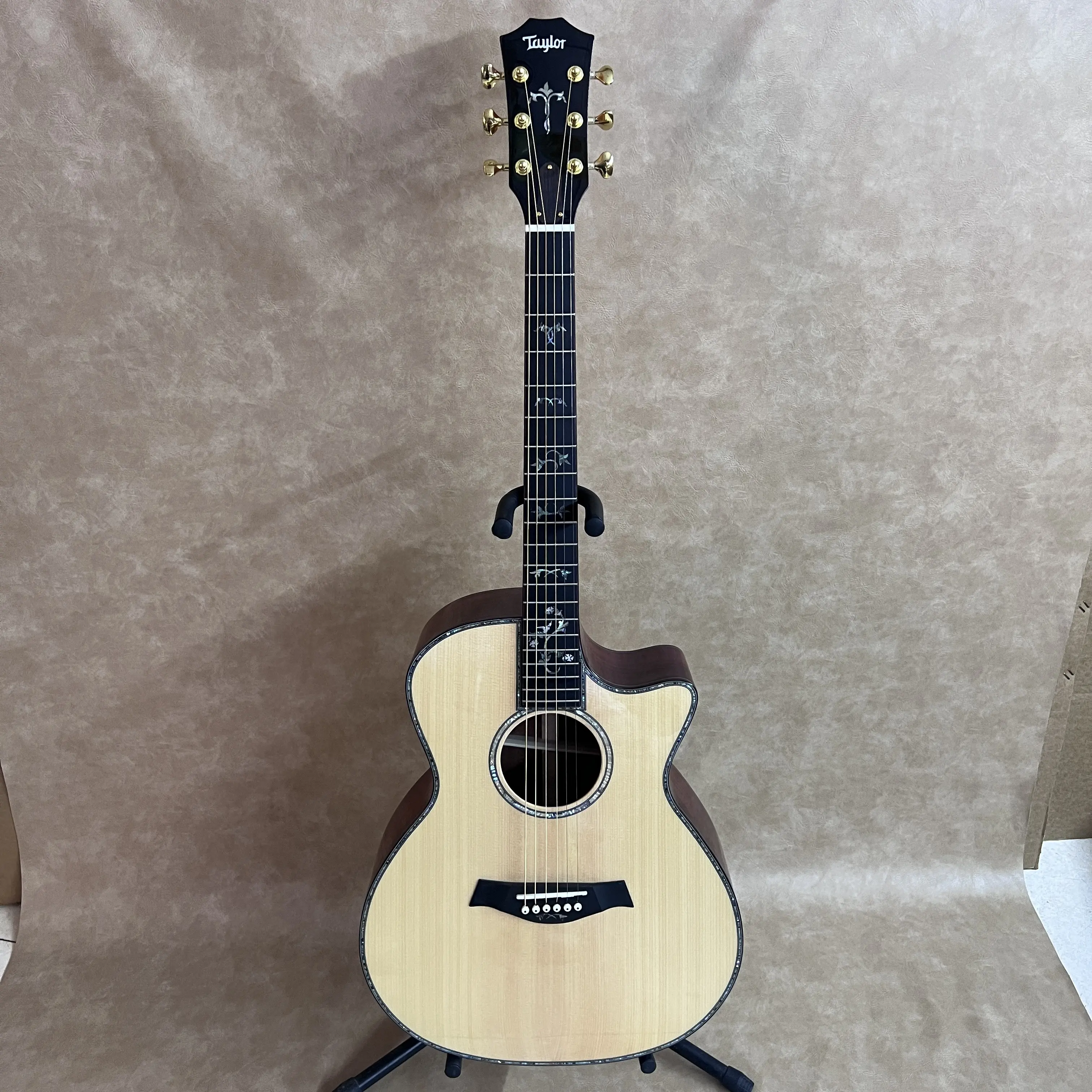Professional Right-Handed Unisex 916 Acoustic Guitar, High Glossy Finish, 6 Strings, 20 Frets, Ebony Fingerboard, Cocobolo Side & Back Panels, Rosewood Accents