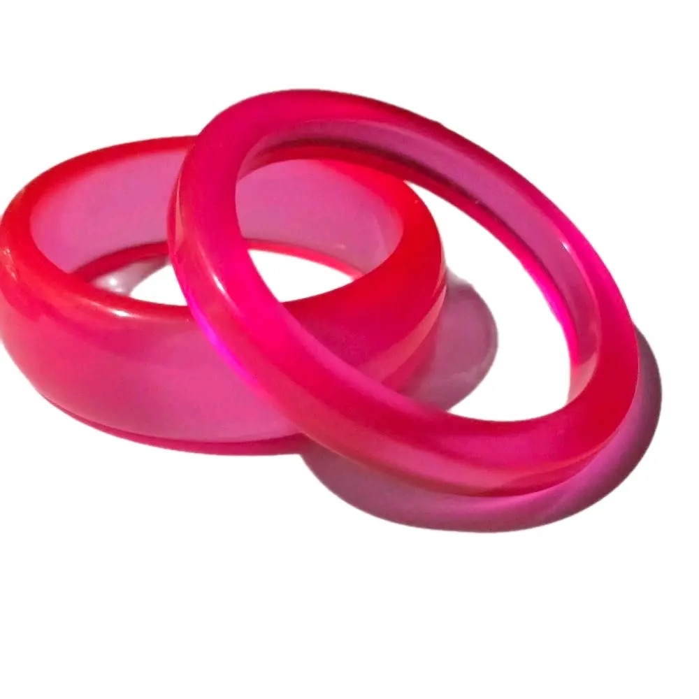 Vintage Neon Pink Lucite Bangle Bracelet Set og Two Gift Idea For Her