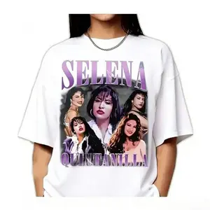 💜🎶[Graphic Tee]"Selena Quintanilla Tribute Graphic T-Shirt – Women's Casual Short Sleeve Black Tee with Purple Lettering & Vintage Photos, Perfect for Spring/Summer Fashion, Iconic Selena Music Fan Shirt, Stylish Tribute Tee, Gift for Selena Lovers"