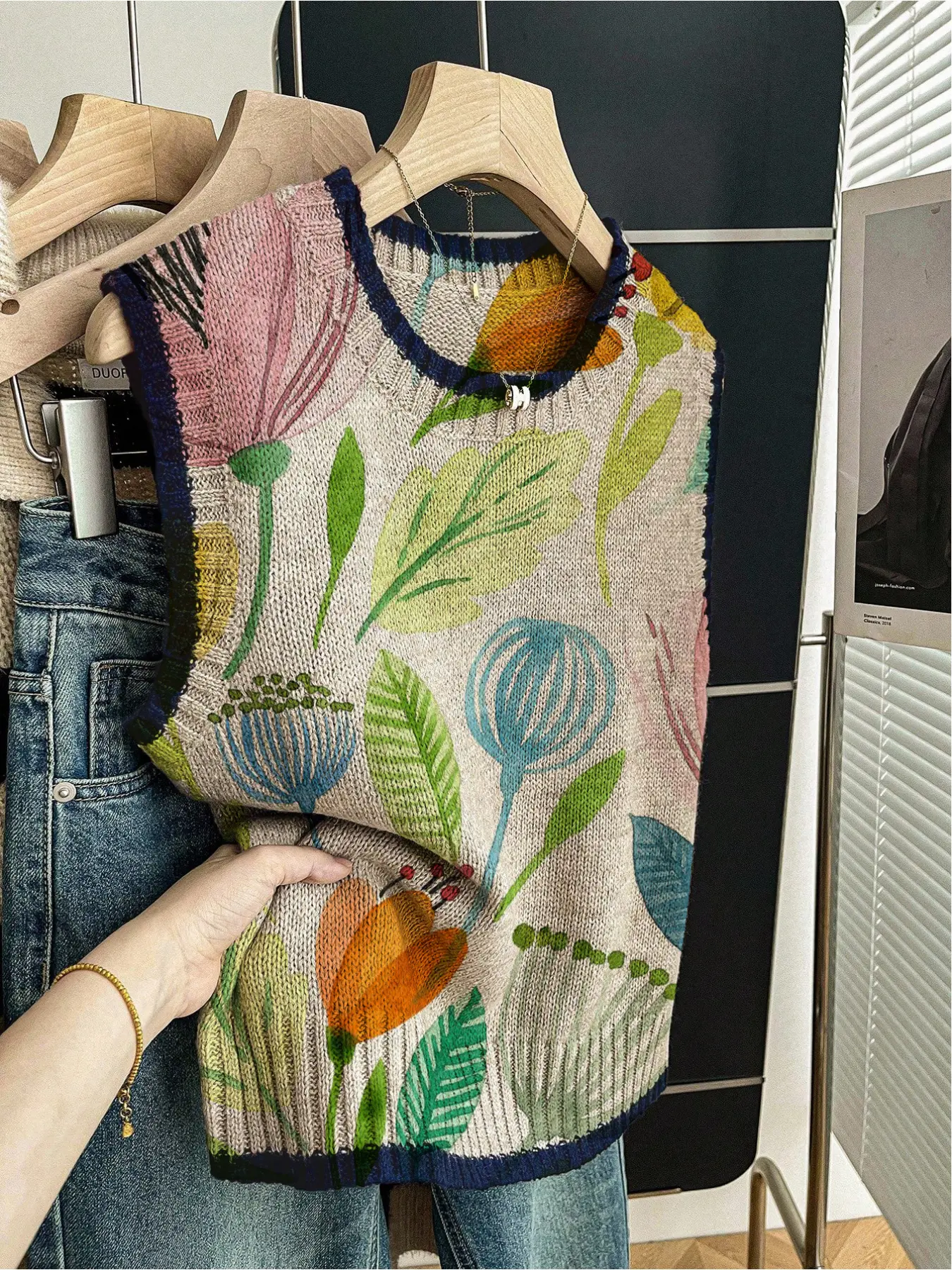 1 + Spring and summer back to school casual loose round neck sleeveless wool contrast color dark blue stitching and matching color a variety of floral print knit blouse women's outerwear blouse, with a vest, wear alone Knitwear Knitting Womenswear