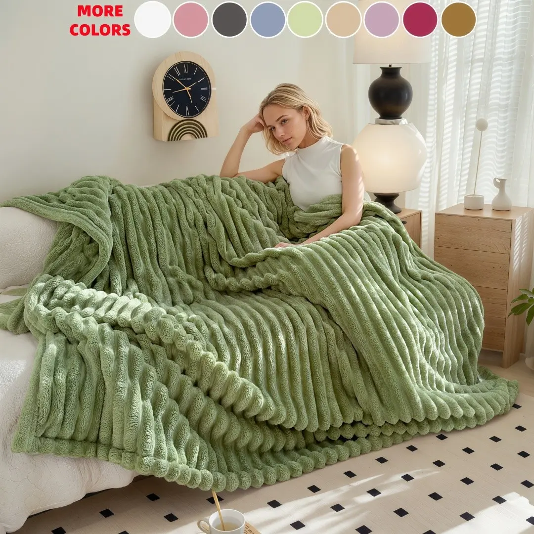 Double-Sided Plush Throw Blanket, Soft Skin-Friendly Warm Blanket, Breathable Soft Blanket, Lightweight Cozy Fluffy, Multifunctional for Home, Office, Camping, Car, Travel, Bedroom Decor, Soft Knitted Throw