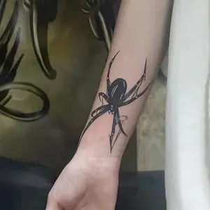 6 Large Herbal Tattoo Stickers, Suitable for Halloween Costumes and Role Playing, Including 1 Spider Element and 5 Random Patterns, Lasts 7-15 Days, Waterproof and Anti-Friction, Realistic Effect, Suitable for Those Who Don't Want Tattoos