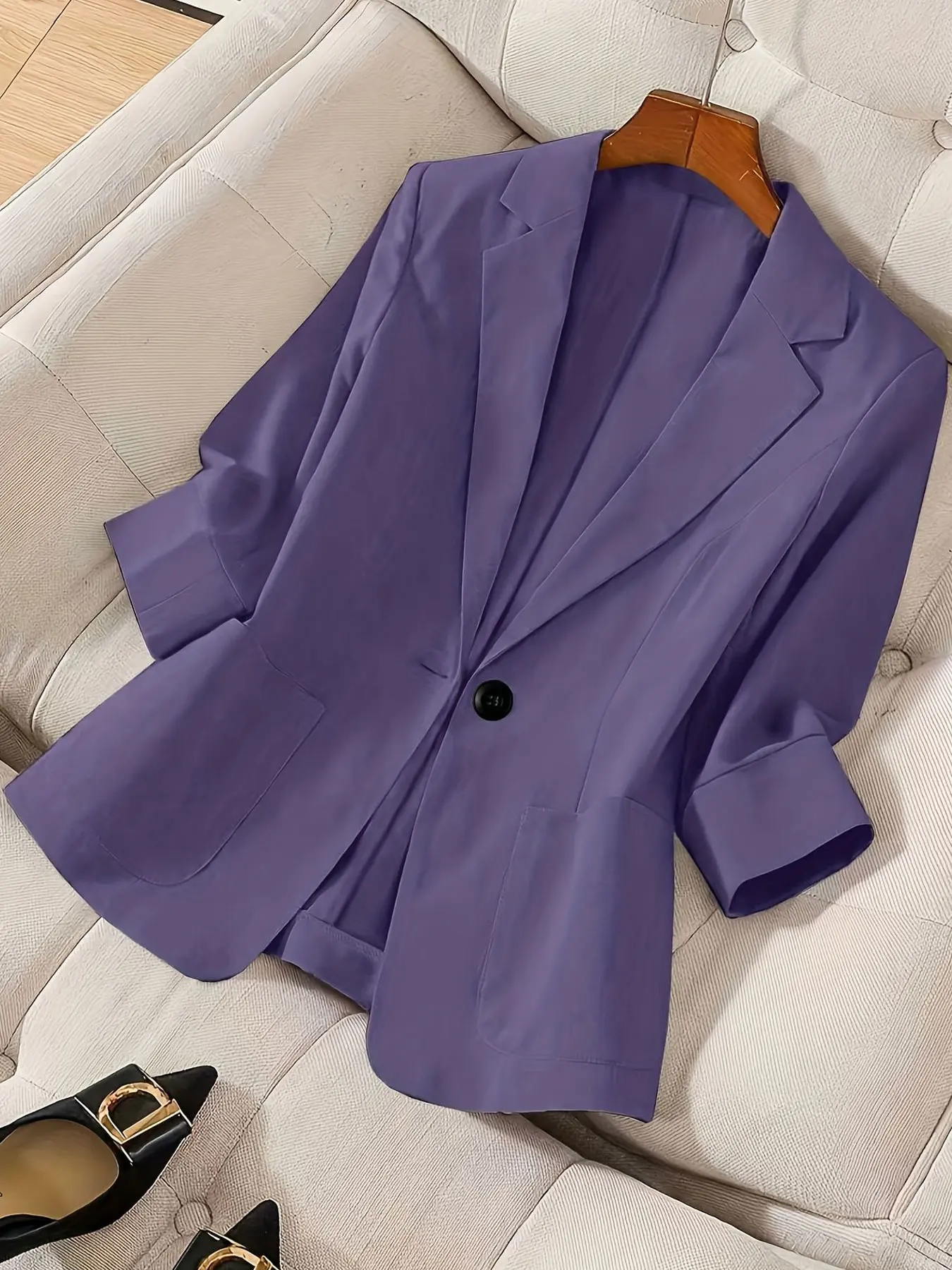 A women's plain lapel single-breasted one-button mid-sleeve double-pocket fitted Tailored Blazer suit jacket, suitable for spring and autumn seasons suitable for office and daily wear Womenswear