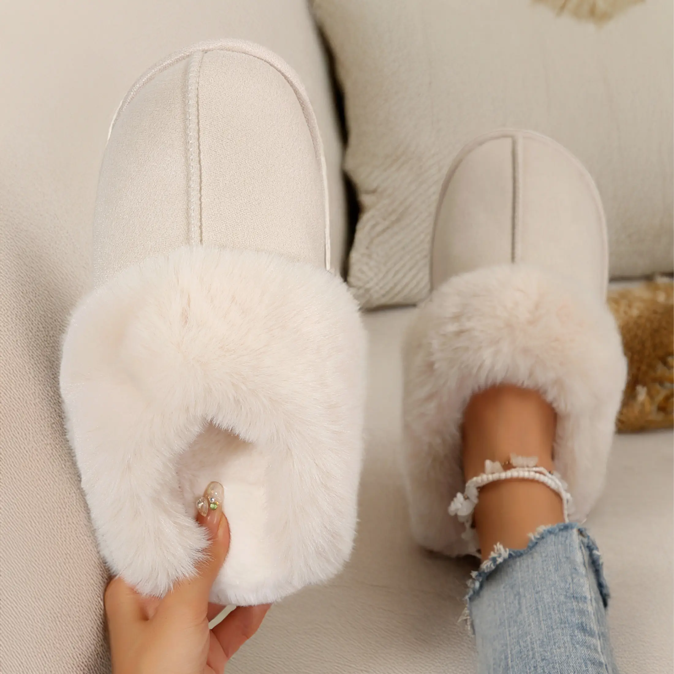 Women's Cozy Fleece-Lined Slip-On Home Shoes with Fluffy Detail, Non-Slip Flat Sole, Winter Slippers, Beige-White Walking Shoes for Women, Women's Shoes