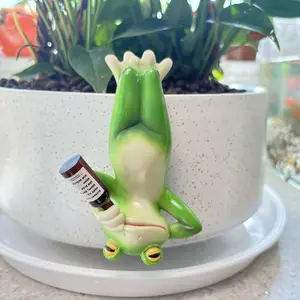 Delightful Frog Figurine Made of Resin, Enjoying Beer Bottles, Ideal for Hand-Painted Decor in Yards, Gardens, Living Spaces, Planters, Aquariums, And Desks, Making It a Great Gift for Christmas And Thanksgiving