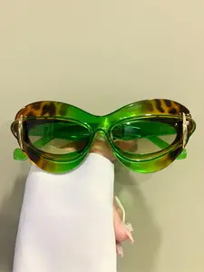 Unisex Vintage Cat Eye Frame Sunglasses, Trendy Casual Tortoiseshell Sunglasses for Everyday Use, Fashion Accessories for Outdoor Activities