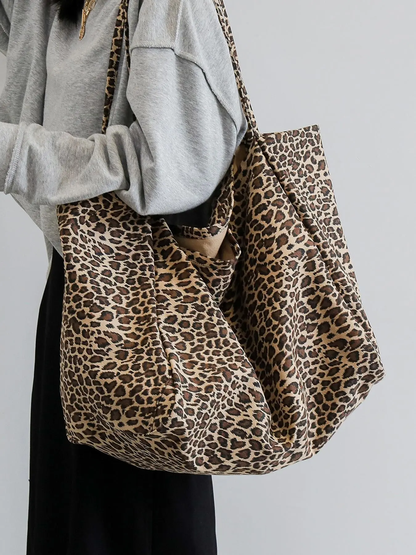 New Large Capacity Leopard Print Sexy Tote Bag, Casual Shoulder Bag, Shoulder Sling Bag, Fashion Crossbody Bags, Versatile Crossbody Shoulder Bag, Perfect for Shopping and Travel, Easy to Carry and Store, Crossbody Shoulder Handbag
