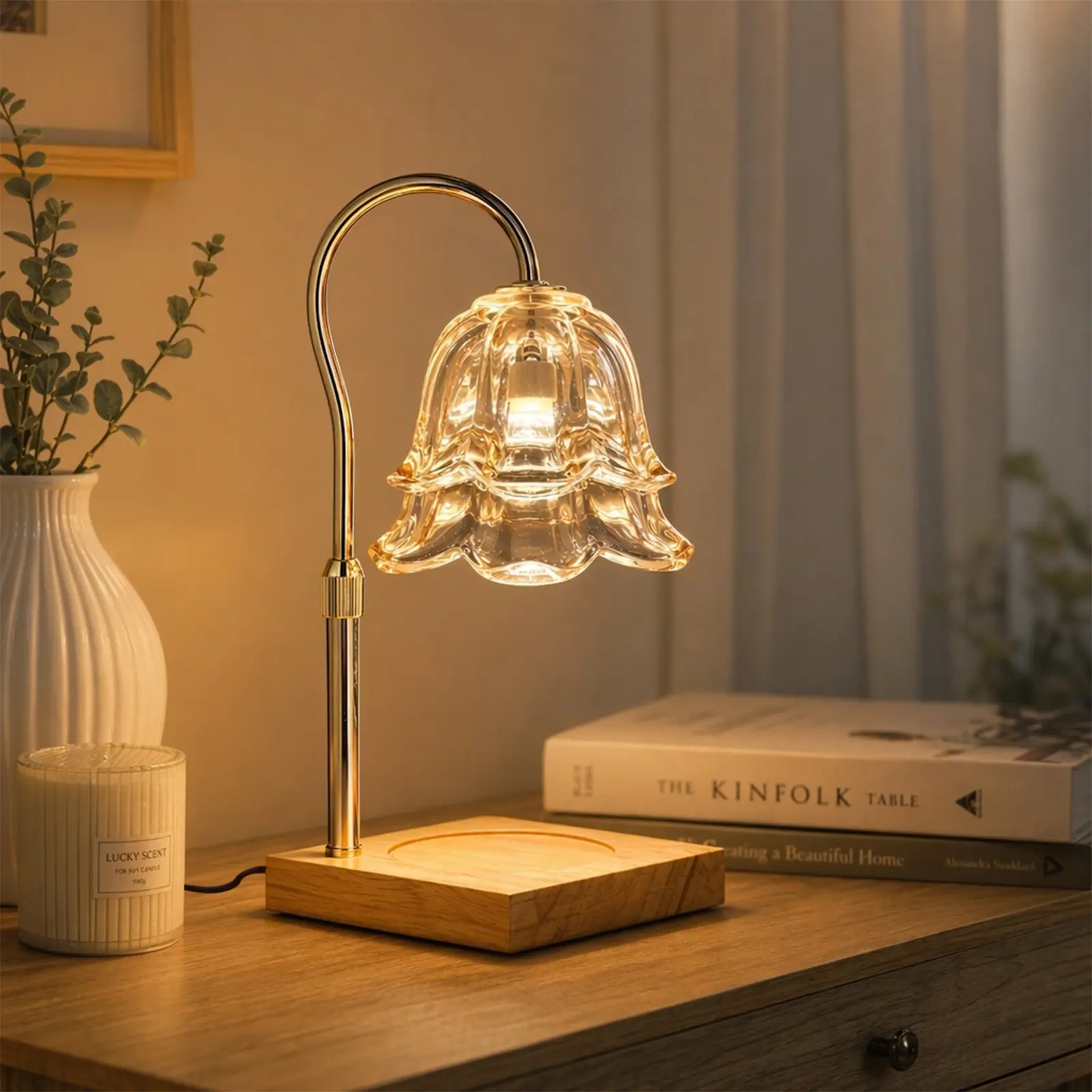 Candle Warmer Lamp, Gold Floral Pattern Camping Light with Timing Function, Height-Adjustable Stand, Flameless Fragrance Wax Lamp, Calming Room Decor, Practical Home Ornament for Camping Hiking, Flameless Keeps Rooms Calm