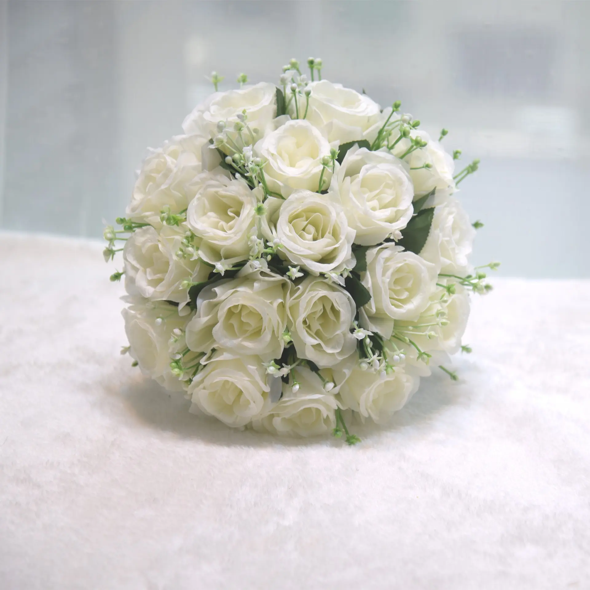 Angel Wedding Artificial Rose Hand Bouquet, Forest Style Realistic Faux Flowers Large Size 18 Roses, Bride Hand Flower Arrangement, Perfect for Weddings Fake Bouquet, Artificial Flower Decor, Decorative Flowers