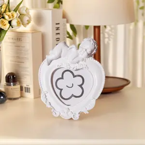 Creative Mini Heart Frame, Vintage European Resin Material, Home Decor Photo Frame, Ideal for Family Display, Elegant Design, Home Decor Accessory, Home Decoration, Decoration Items, High Quality Frame