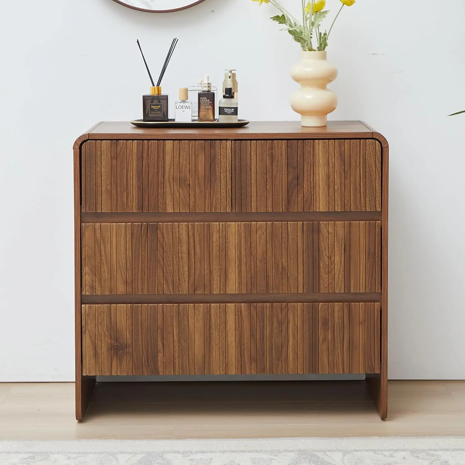 FurSch Fluted 4 Drawer Dresser for Bedroom Mid Century Modern Wide Chest of Drawer Curved Edge Wood Closet Dresser Nightstand with Storage for Bedroom Living Room Hallways Sideboard