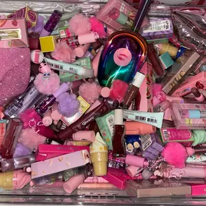 Lip Gloss & Lip Balm Lippie Bag - 3/6/12/20 Products for Makeup Enthusiasts - Lipstick Glossy Cosmetic