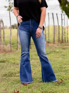 Women's Plus Size Elastic Washable All-Season Flared Jeans, Plain Hem Crafted for Everyday Outdoors & Dates, Slim-Fitting Denim Jeans Pants, Womenswear