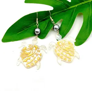 FAUX TURTLE SHELL EARRING - White/Gold Honu