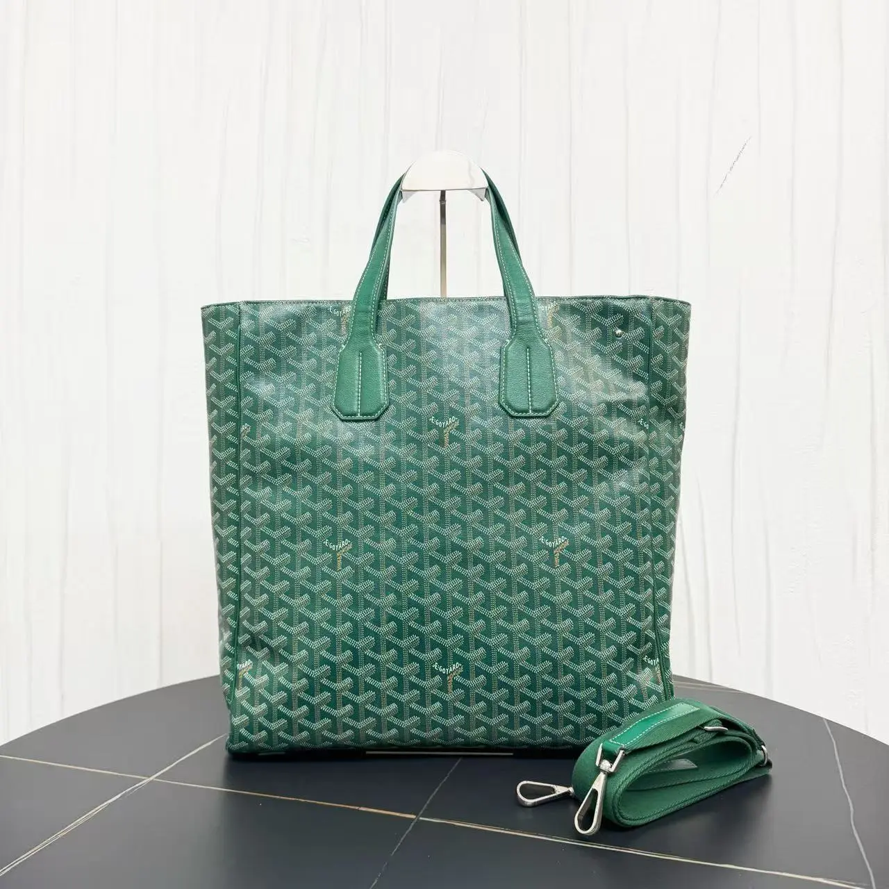 Pre-owned Goyard Canvas Tote Bags Goyardine Voltaire III Tote Green JV00179 NO2