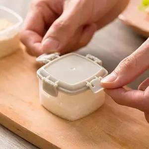 4pcs Plastic Sauce Squeeze Bottle Mini Seasoning Box Salad Dressing Containers Outdoor Portable Barbecue Spice Jar Salt Pepper Shaker Kitchen Tool