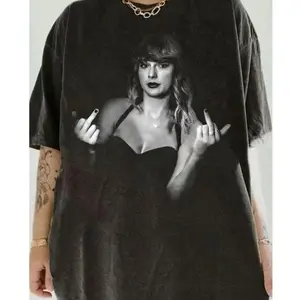 T-Swizzle Middle Finger Shirt, T-Swizzle Shirt, Era Tour Shirt UnisexT-Shirt for Men & Women, Funny Vintage Style, Perfect Nostalgic INZ EWO A3H