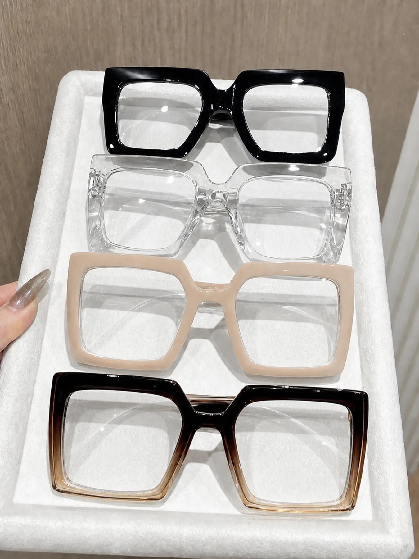 4 sets of neutral fashion sunglasses, fashionable casual sunglasses for daily use, fashionable accessories for outdoor activities, dressing and decorating sunglasses, fashionable square sunglasses