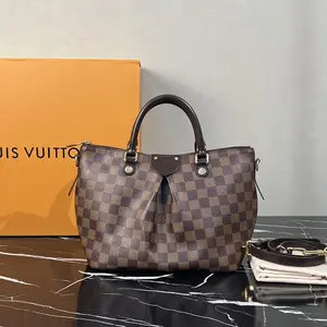 Pre-owned Louis Vuitton Leather Shoulder Bags 7.8'' R2589 Shoulder Bag C8359374086 0409 T1 Rina