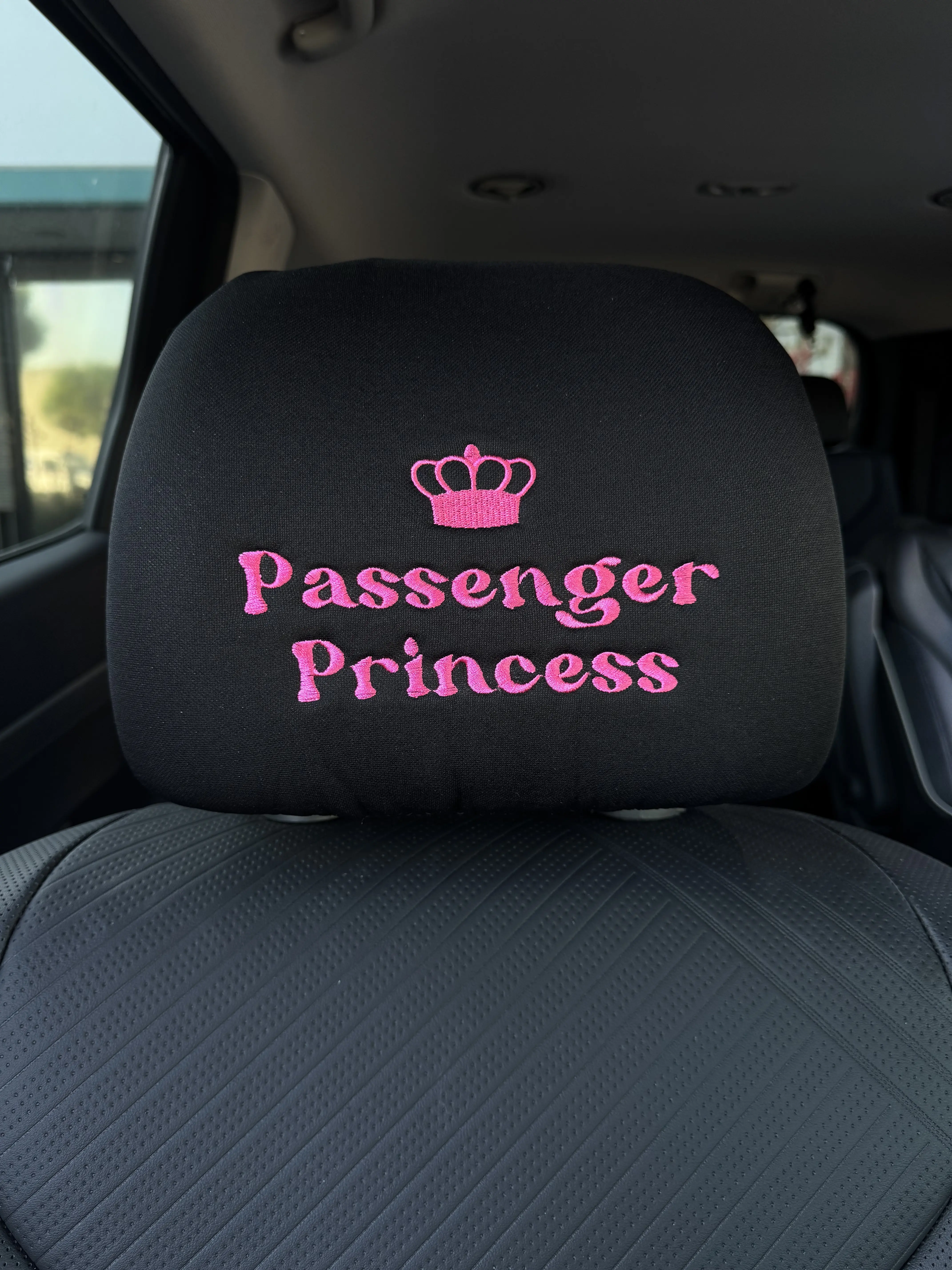 YUPBIZAUTO Princess Embroidered Passenger Car Headrest Cover, Girly Car Interior Decoration, Automotive Accessories, Car Decor Gift, Interior Accessories For Car