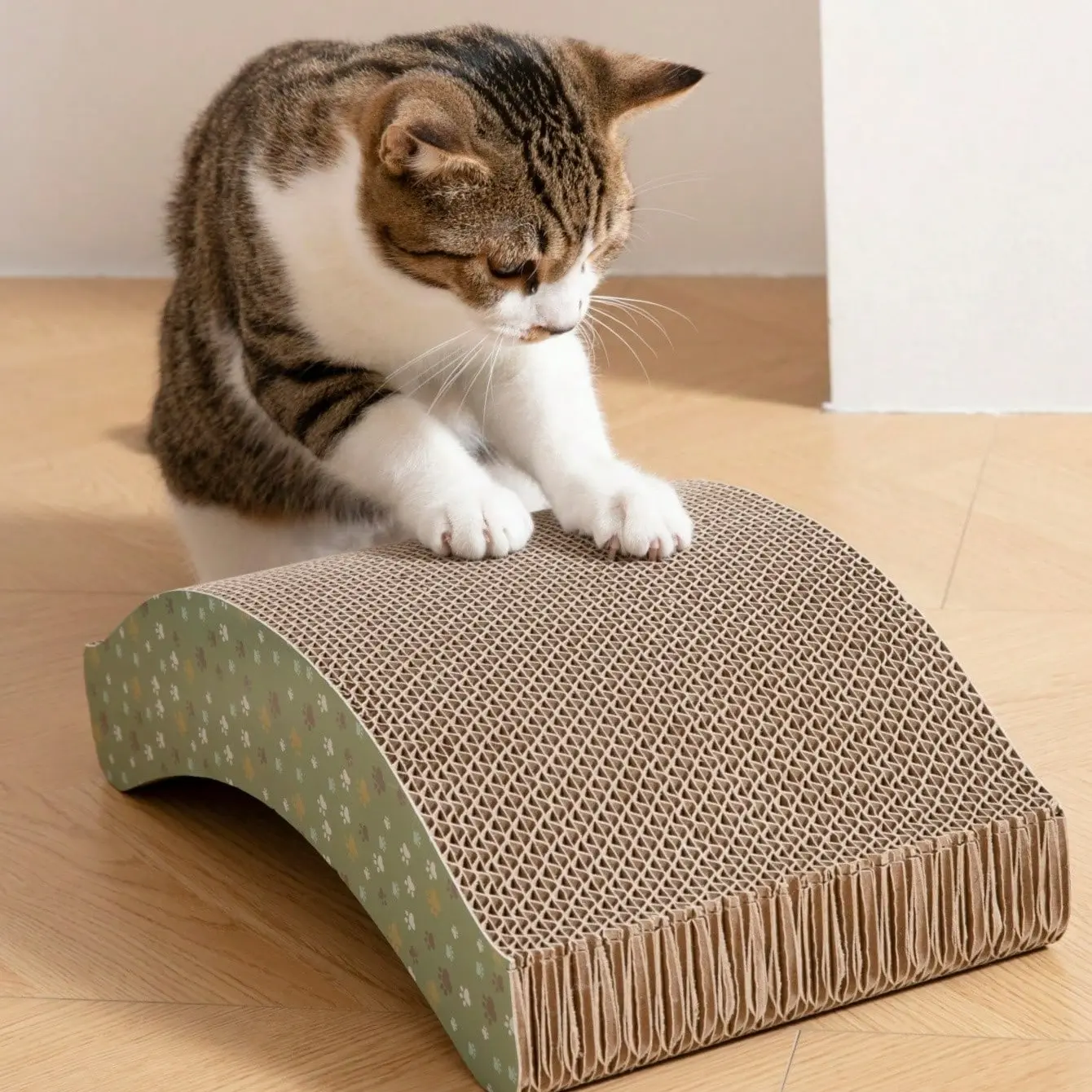 Curved Cat Scratching Post Scratcher Made of Corrugated Paper, Durable and Anti-Shedding, Designed for Cats and Kittens and Kitty to Sharpen Claws