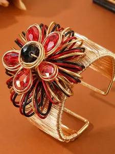 Handmade Floral Bracelet for Women, Flower Design Bracelet, Bold and Elegant, Perfect for Parties and Beaches, Unique and Mature Style, Pairing Bracelet