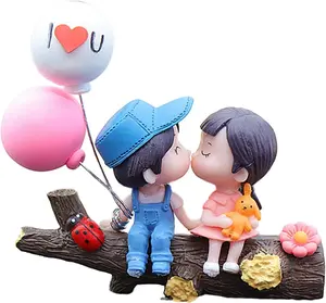 Cute Cartoon Couples Car Decoration Action Figure Figurines, Miniature Kiss Couple Cute Cartoon Couples, Balloon Ornament, for Girls Gifts Party Creative Car Interior Decoration Car Decor for Girls, Teenage Girl Gifts