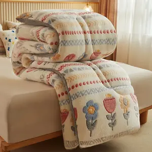1pc Thickened Warm Splicing Quilt for Home Luxury Printed Lamb Hair Autumn and Winter Blanket Loose Polyester Quilt, Four Seasons Plus Double Bed Quilt, Quilted Polyester Quilt Core Bedding Soft and Comfortable, Floral Bedding, Patchwork Quilt