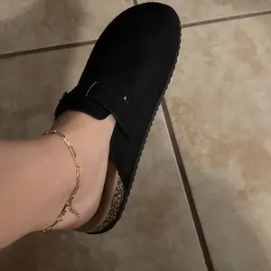 Unisex Kids Slippers, Comfortable Fashion Shoes for Boys & Girls, Indoor Outdoor Use, Soft Breathable Weave, Easy Slip-On Design, Casual Slippers