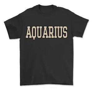 Aquarius Zodiac T-Shirt Minimalist Aquarius Text Graphic Tee Simple Astrology Shirt for Women Men Casual Streetwear Unisex Cotton Shirt