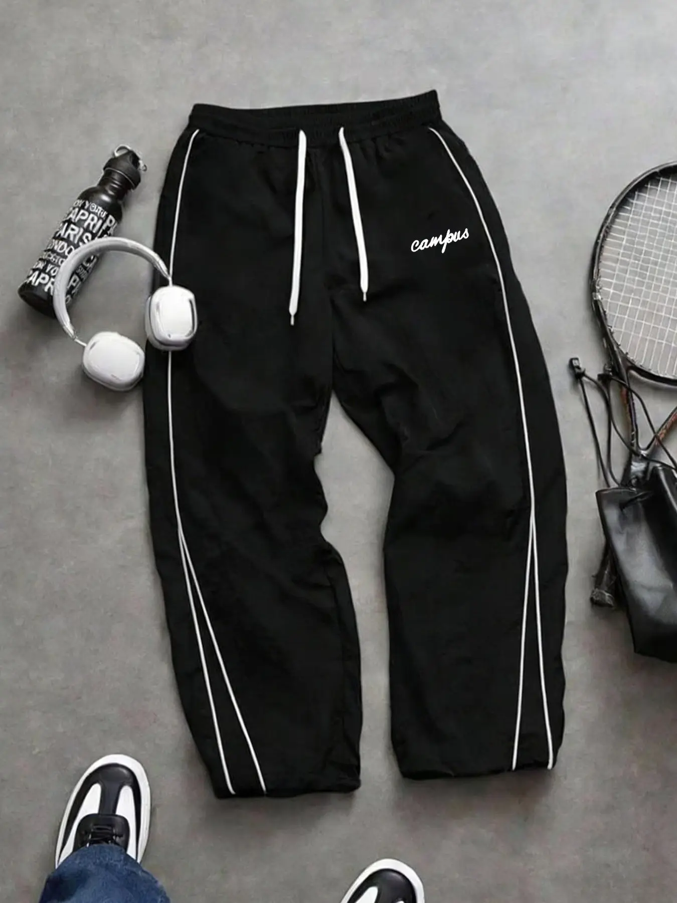 Unisex style, summer casual sport pants, relaxed fit, lightweight fabric for comfort and breathability, classic star print design, trendy and versatile, contrasting stitching details, suitable for everyday casual wear and outdoor outfits. Stylish and uniq