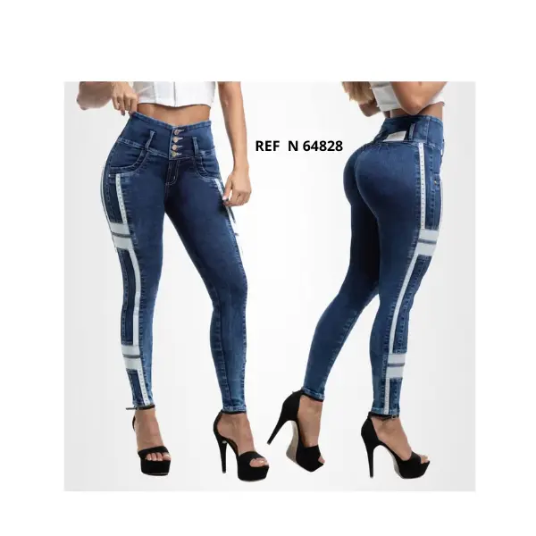 Premium Colombian jeans with elegant sparkles, high-waisted with 4 buttons, no pockets, push-up effect that enhances the buttocks, fitted cut with an elegant rhinestone design that accentuates curves. Beautiful jeans
