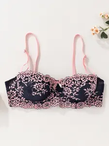 Ladies' Underwear: Bra Underwire Unlined Skin-friendly fabric with excellent support and refined design Comfortable, soft lace material Suitable for everyday casual wear