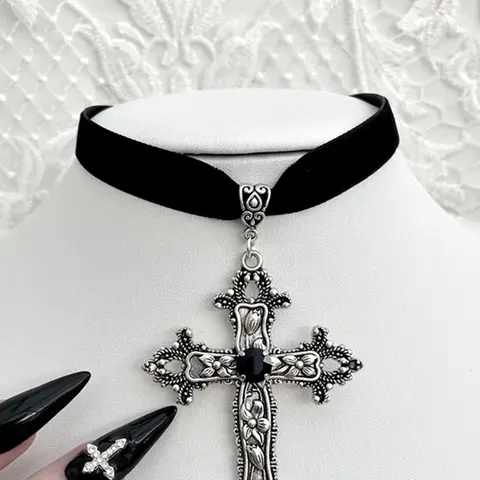 Gothic Exaggerated Rhinestone Cross Pendant Necklace, Gothic Cross Design, Vintage Velvet Chain, Women's Party Fashion Jewelry, Rhinestone Decorated Necklace, Cross Necklaces
