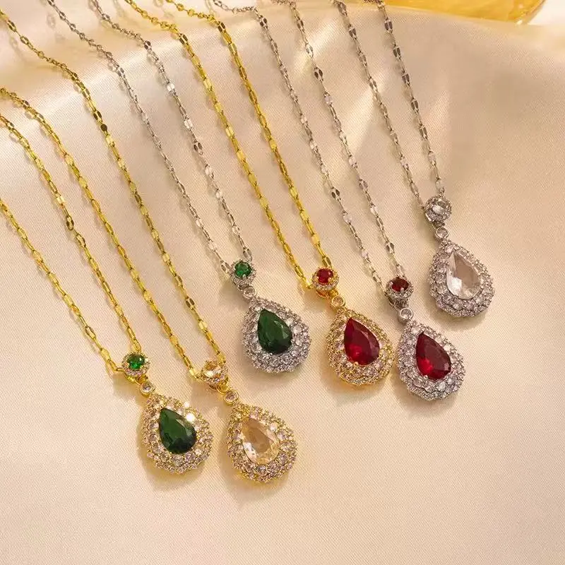 50pcs New Arrivals Golden Color Necklace Bundle Free Sizes for Adults Assorted Styles and Designs 40cm+5cm Comfortable Fit Ideal Gift Latest Fashion Trends