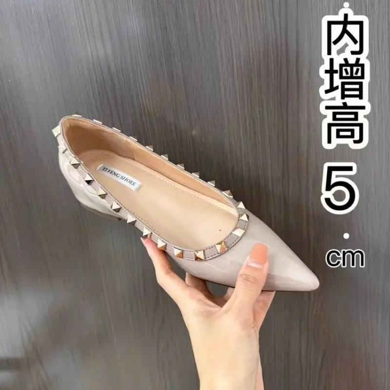 French Style 5cm Petite V Brand Studded Shallow Nude Pointed Toe Hidden Wedge Soft Patent Leather Women's Commuter Shoes Heels Girl Classy Stylish mary janes shoes