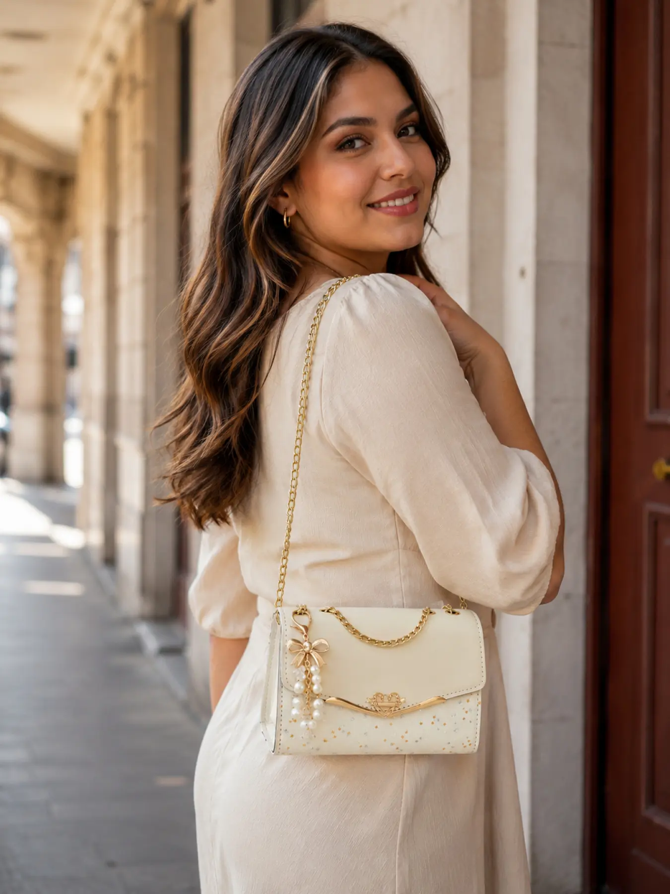 Women Crossbody Bag with Pearl Bow Charm, Glitter Star Colorblock Shoulder Purse, Chic Crossbody Purse, Gold Chain Handbag for Daily Wear, Party, Fashion Gift for Wife, Girlfriend, Mom, Christmas Birthday Valentine's Day Surprise, Elegant Shoulder Purse