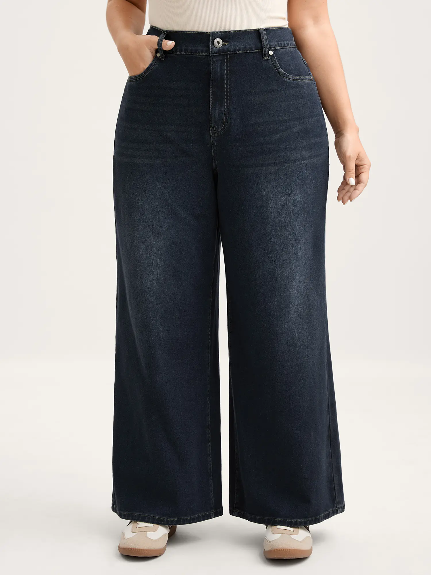 BLOOMCHIC Women's Plus Size Basic Casual Wide-Leg Jeans - Plussize Curvy Clothing, Soft Elastic Stretchy Waist, Retro Wash, Pocketed, Wide Hip Long Baggy Fit Jeans, M-6X, 2026 Summer Mother's Day Everyday Pants,summerwins,Summerfinds