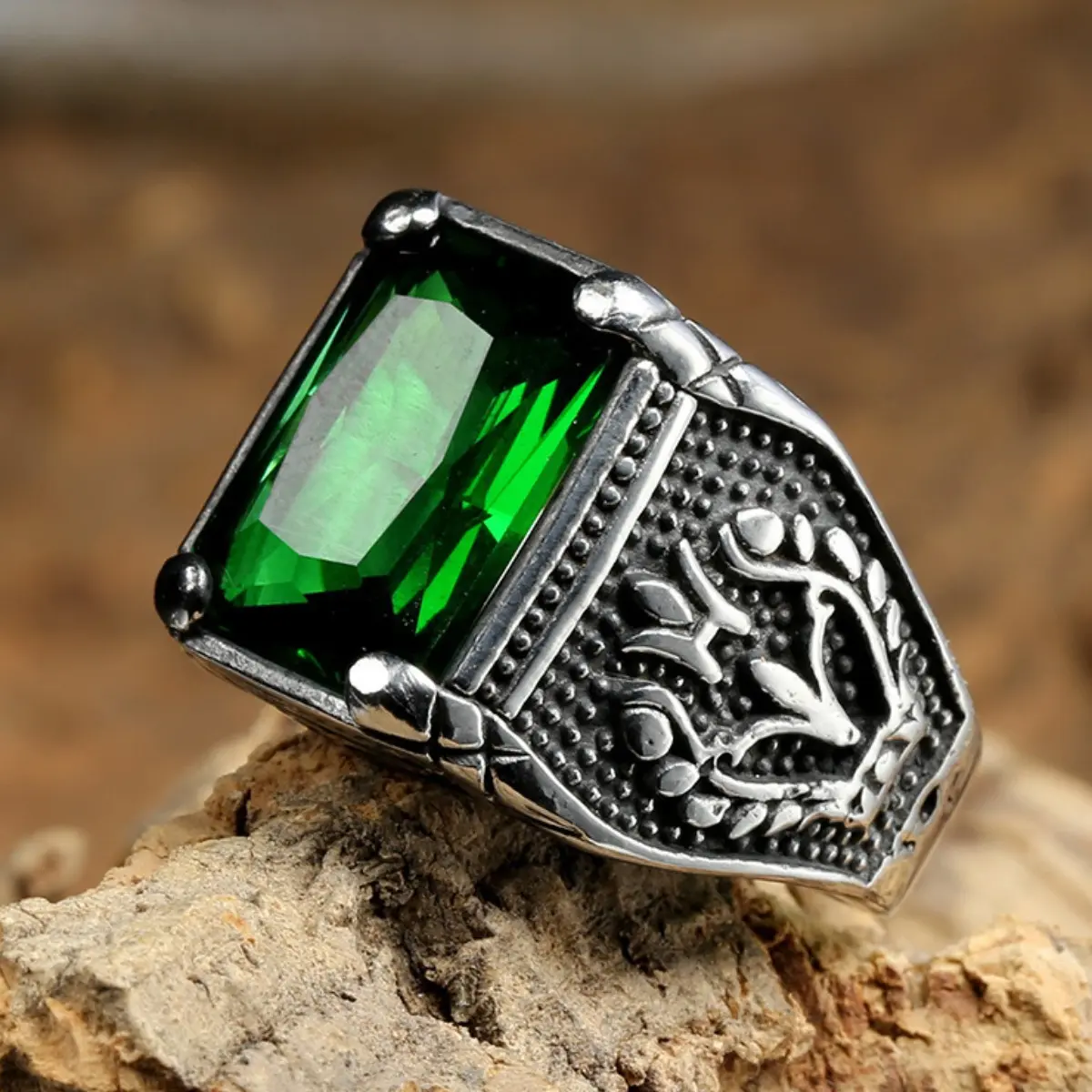 Men's Retro Domineering Stainless Steel Ring - Hip-hop Style Square Tulip Totem Accessory with Emerald Leaf Design, Elegant Glittering Ring, Mens Graduation Gift, Fashion Costume Jewelry, Rings