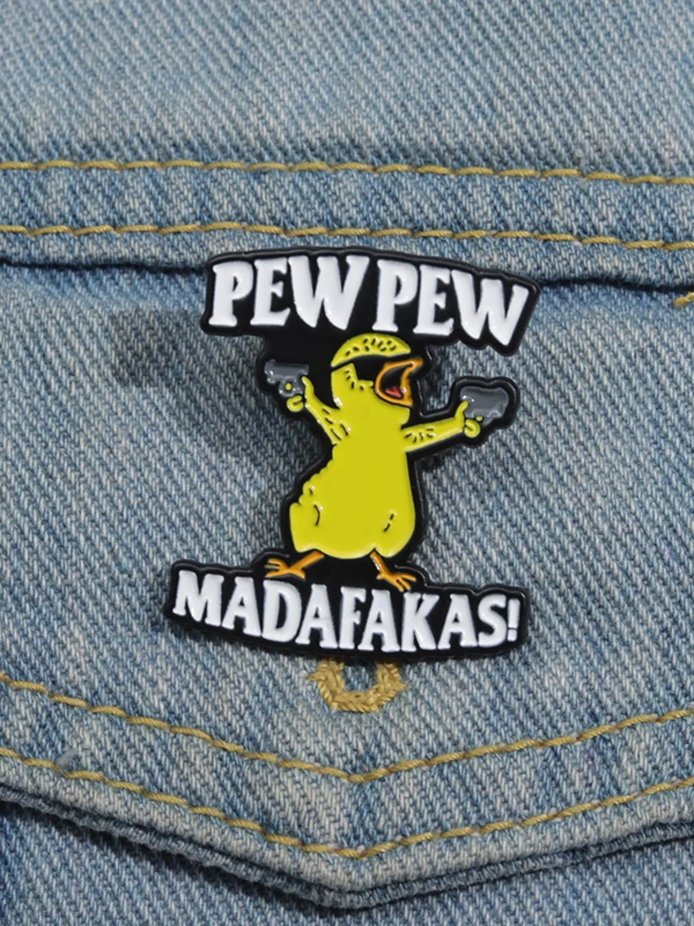 Letter & Cartoon Duck Design Lapel Brooch Clip, Fashion Alloy Clothing Accessories for Men & Women, Suitable for Daily Wear, Durable Metal Pins