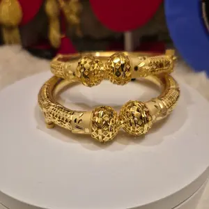 Beautiful Traditional Bracelet 5 Grams with Intricate Gold Filigree Design and Rich Red Velvet Display