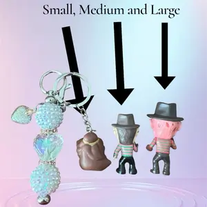 LIVE CLAIM: KEYCHAIN WITH SMALL CHARACTER